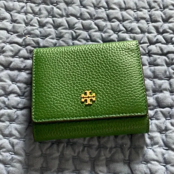 NEW Tory Burch Wallet - Picture 2 of 3